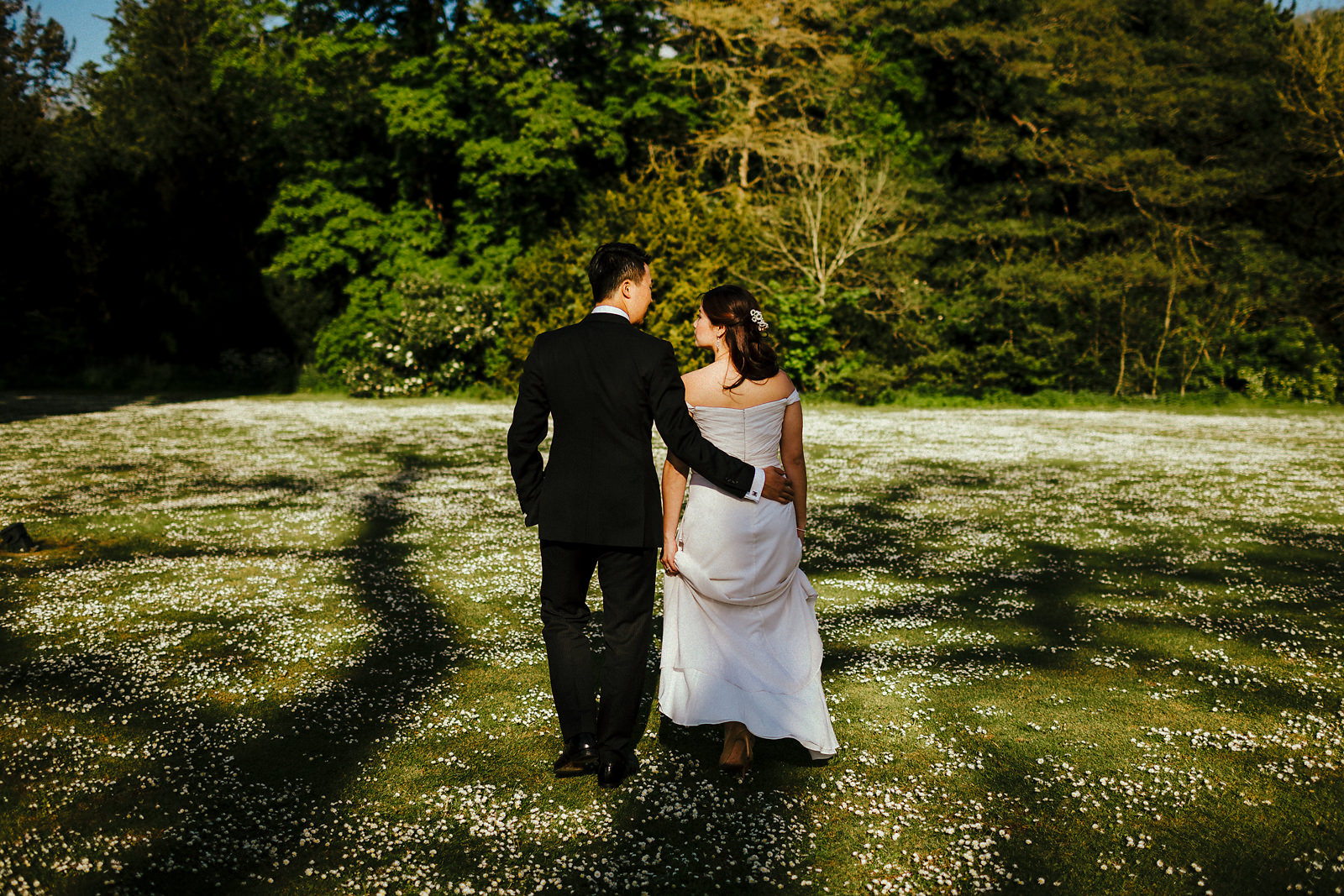 Relaxed wedding photography Cotswolds