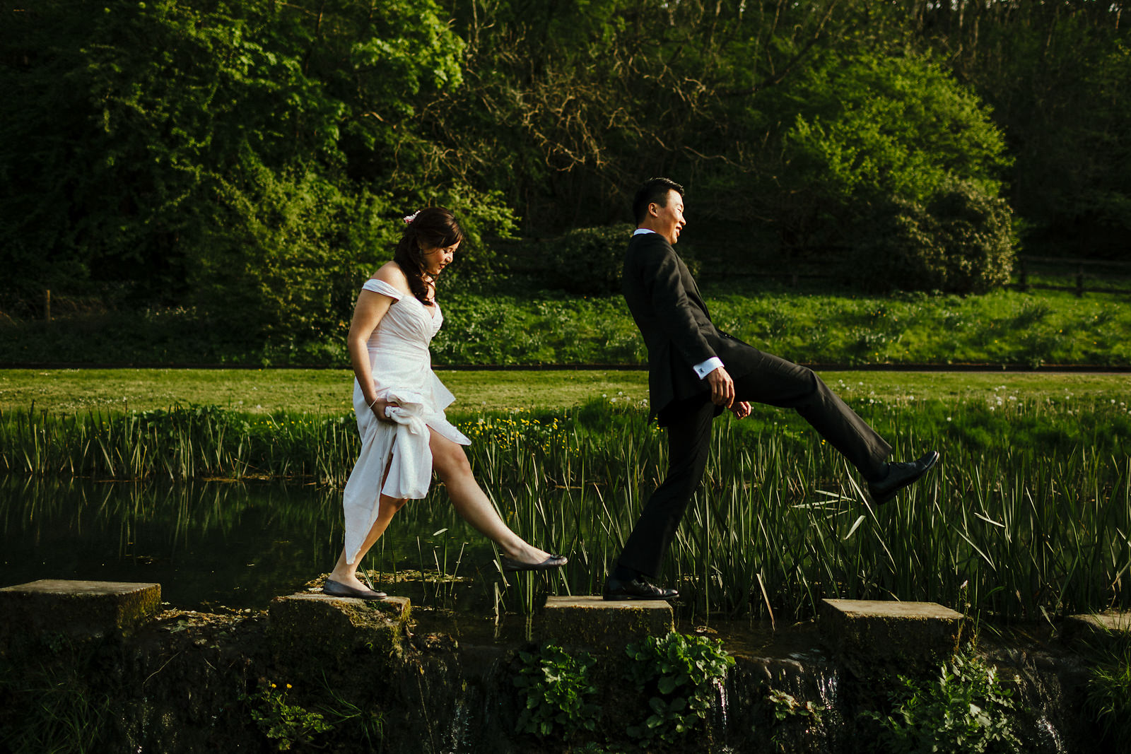 Creative Cotswolds wedding photography