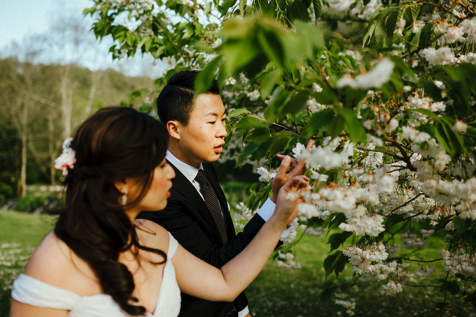 Relaxed wedding photography Castle Combe