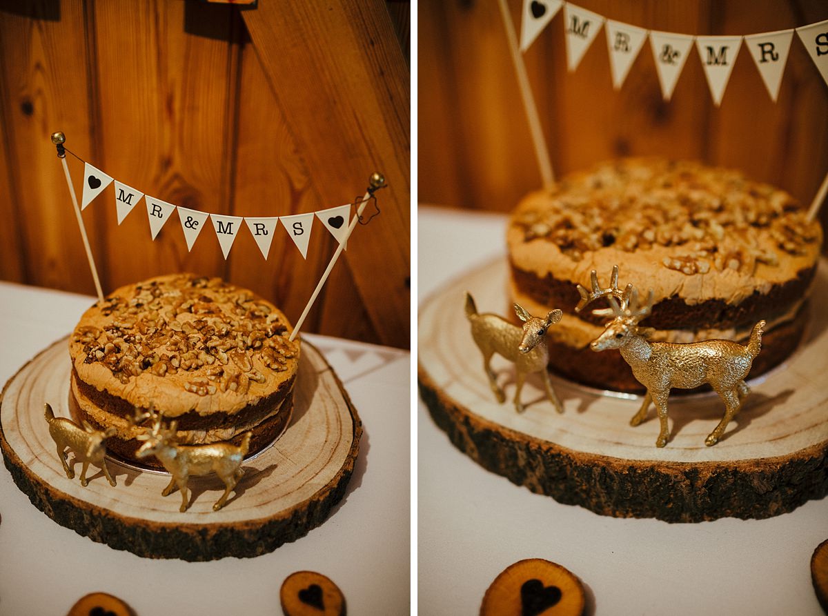 Notley Tythe Barn Wedding cake