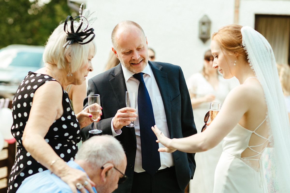Natural Buckinghamshire wedding photography